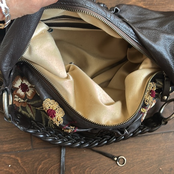 Beautiful embroidered hobo bag - Picture 6 of 10